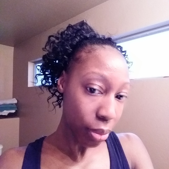 Meet your Posher, Ariele - Picture 1 of 1